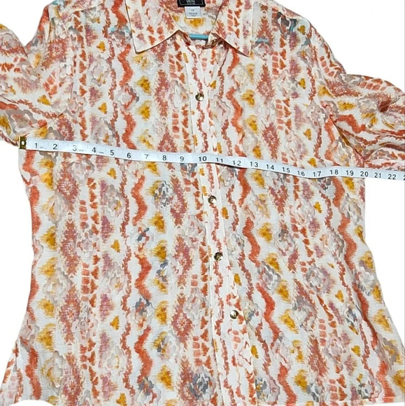 Lark & Lane Semi-Sheer Button-Front Blouse Size 12 | 3/4 Sleeve Tab Cuffs - Picture 4 of 8